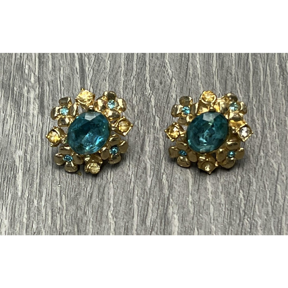 Vintage Screw Back Earrings Gold Tone Blue Rhinestone Floral Cluster Clip On‎